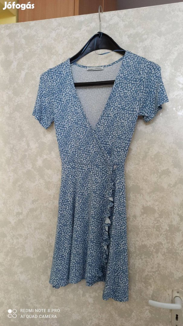 Pull Bear kék alapon fehér mintás rövid ujjú ruha