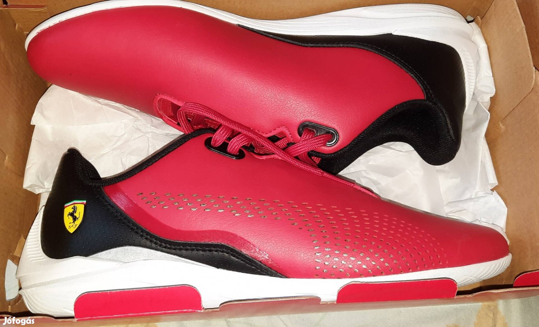 Puma Ferrari cipő 42