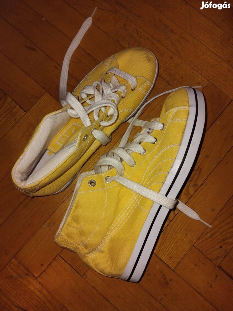 Puma vászon tavaszi cipő 40-es méret 25,5 cm újszerű