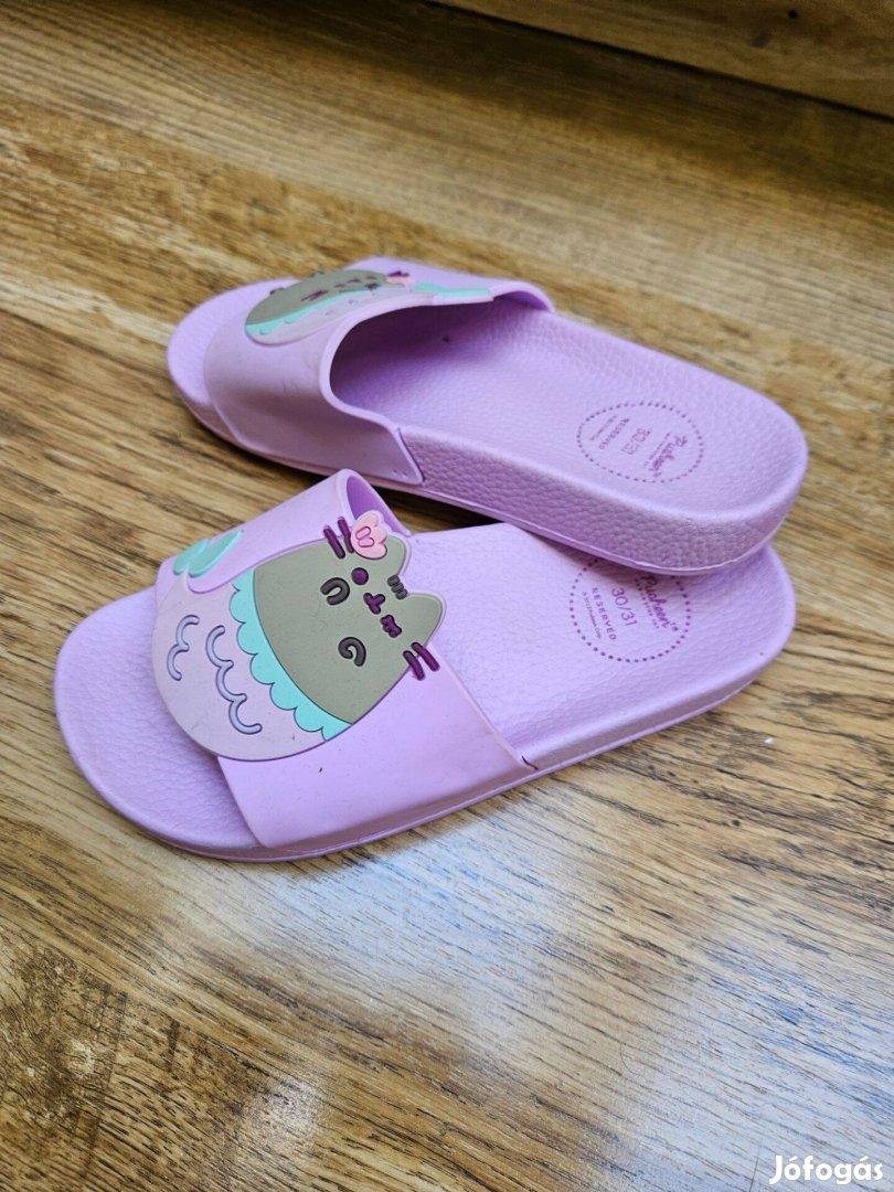 Pusheen reserved papucs 30-31