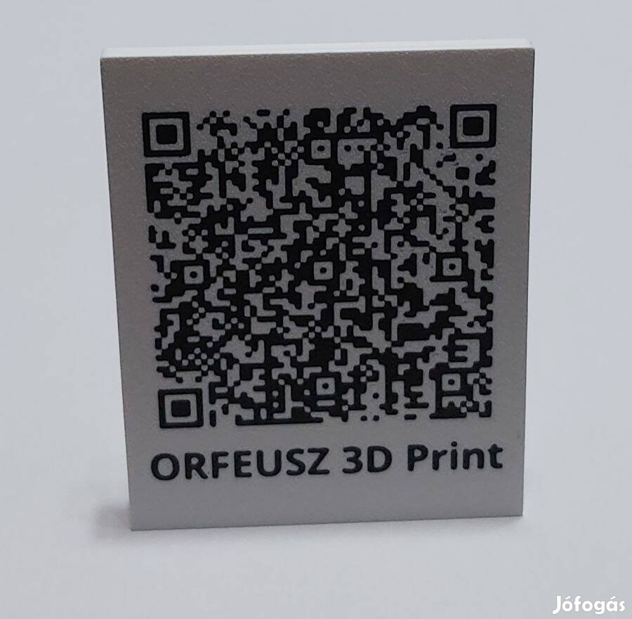 QR-kódos adattábla az Ön névjegyéről vagy cégéről