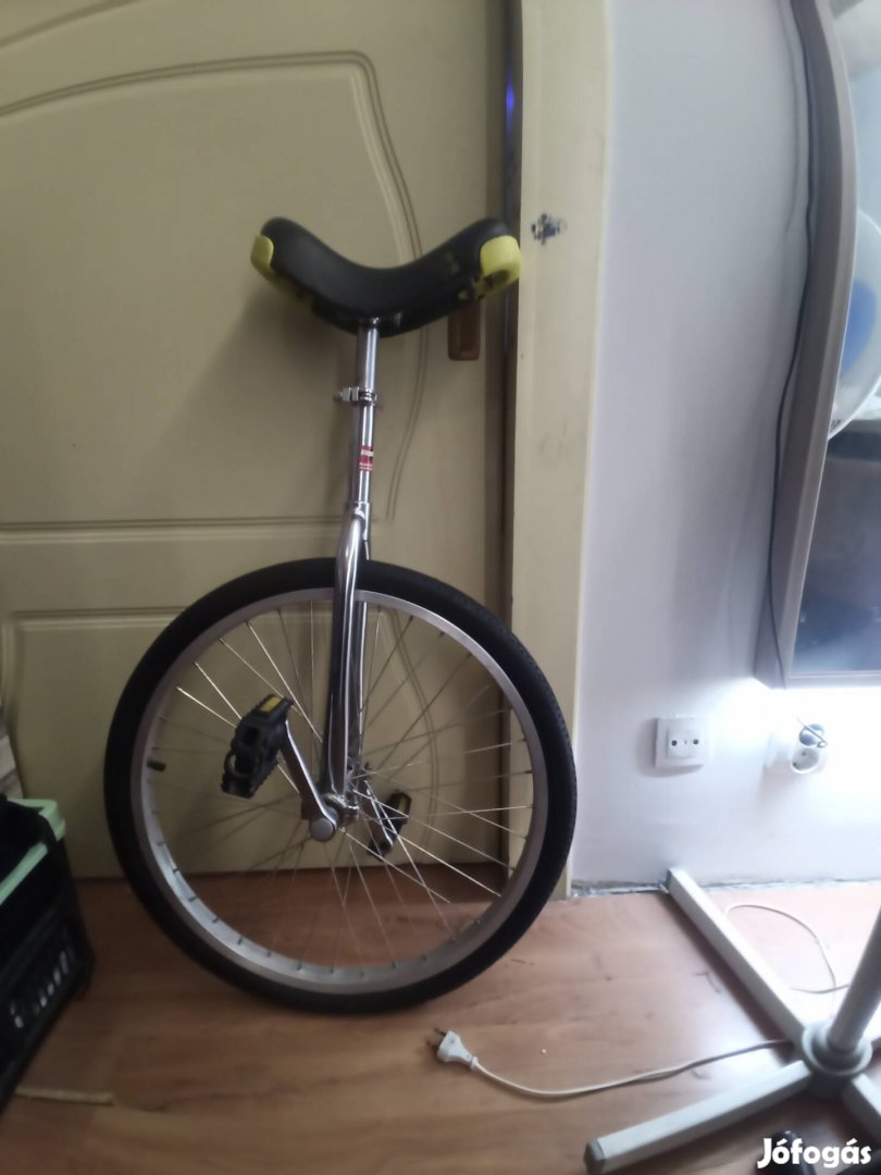 QU-AX monocikli, profi