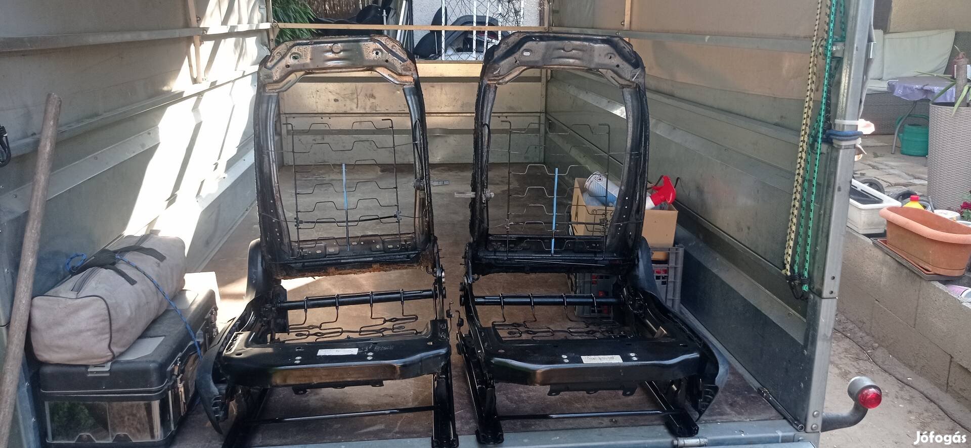 Qashqai J 11 es elso ulesek derektamaszosak.