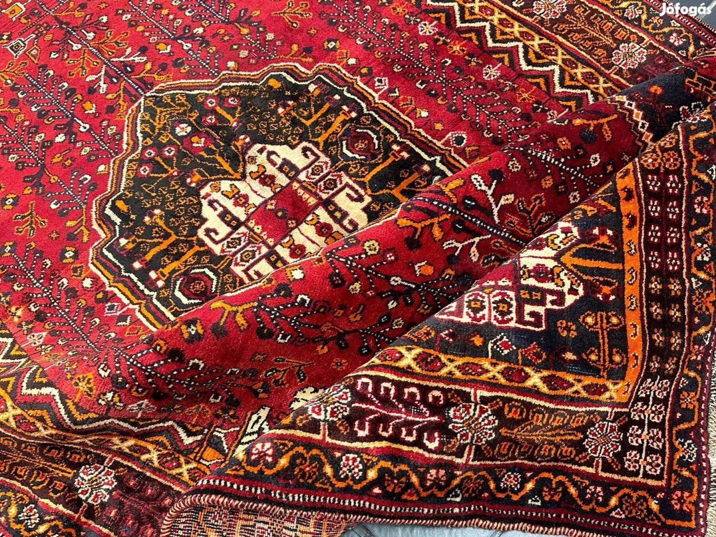 Qashqai kézi csomózású gyapjú szőnyeg