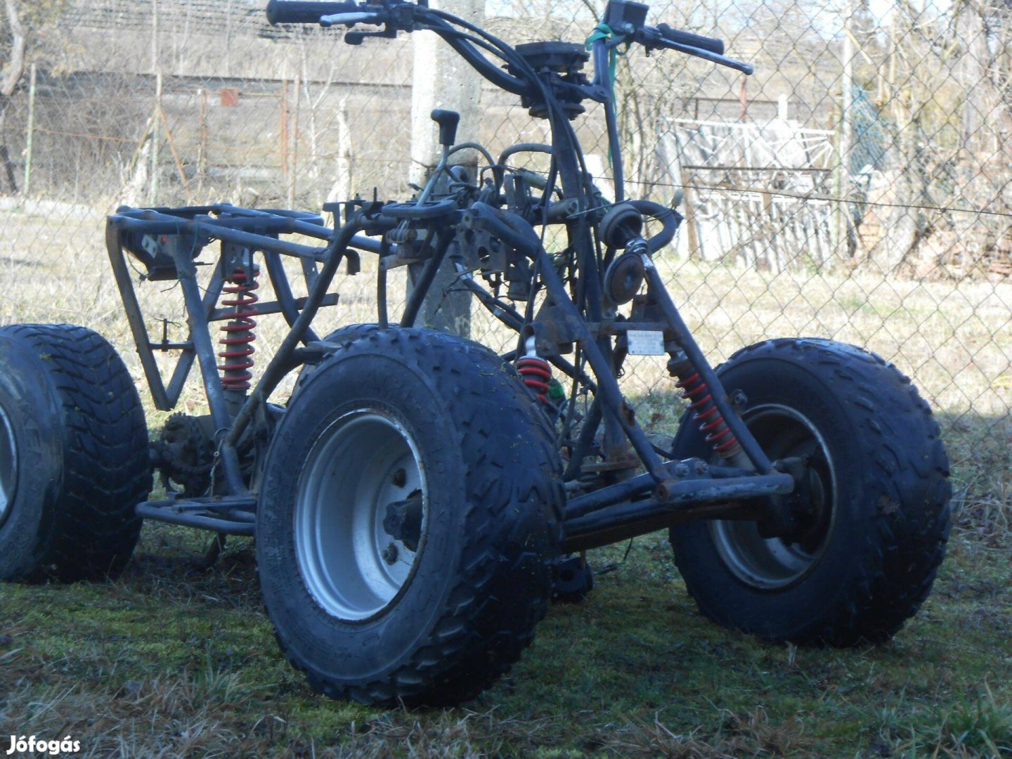 Quad 150cm3-es nagyméretű,hiányos -üzemképtelenűl alkatrésznek