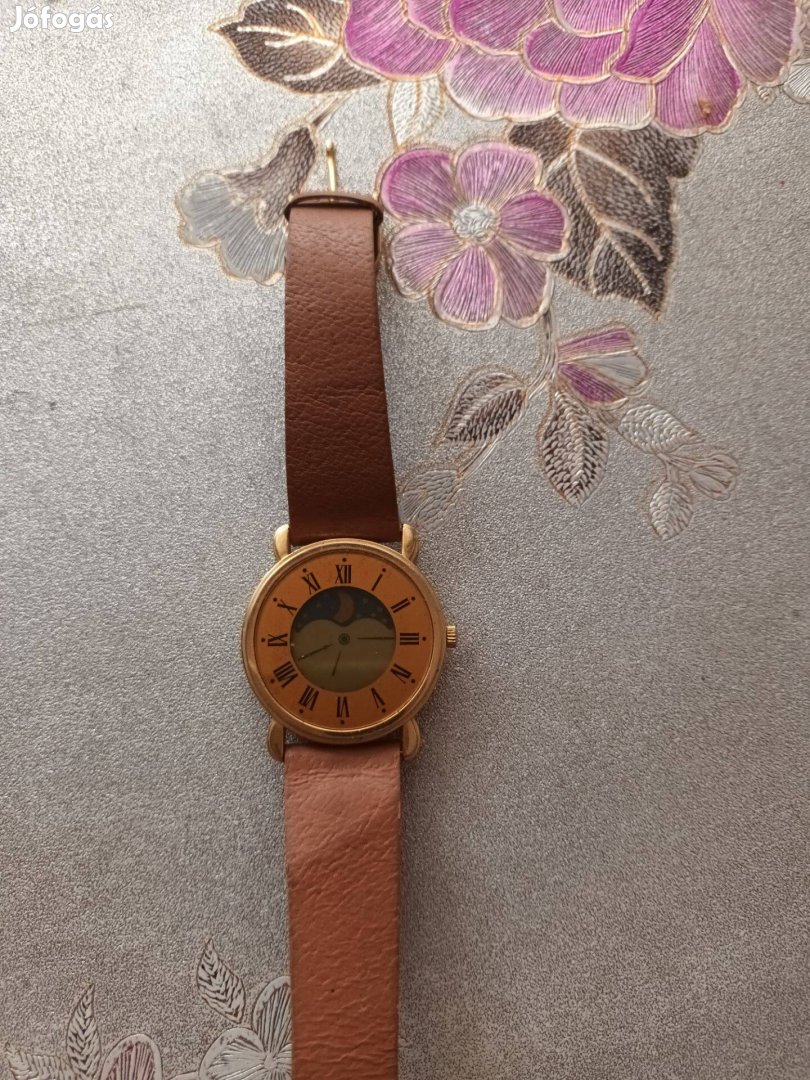 Quartz karóra bőr szíjjal