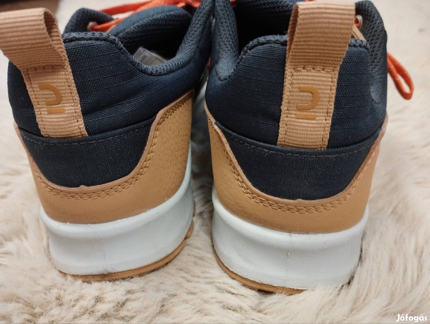 Quechua cipő 35- ös