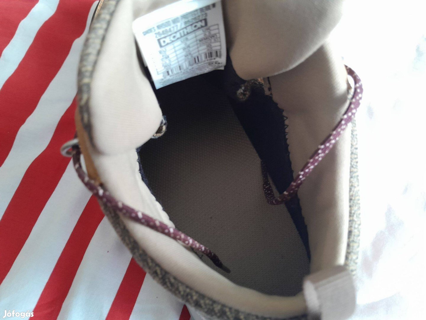 Quechua férfi bakancs 15.000 Ft