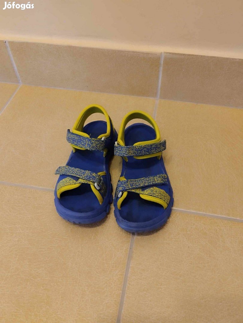 Quechua kisfiú szandál 31-es méret