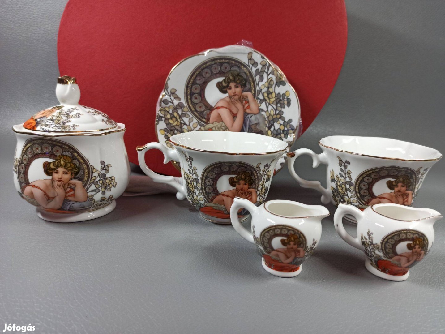 Queen Isabell porcelán teás/kávés készlet (Alfons Mucha, díszdobozban)