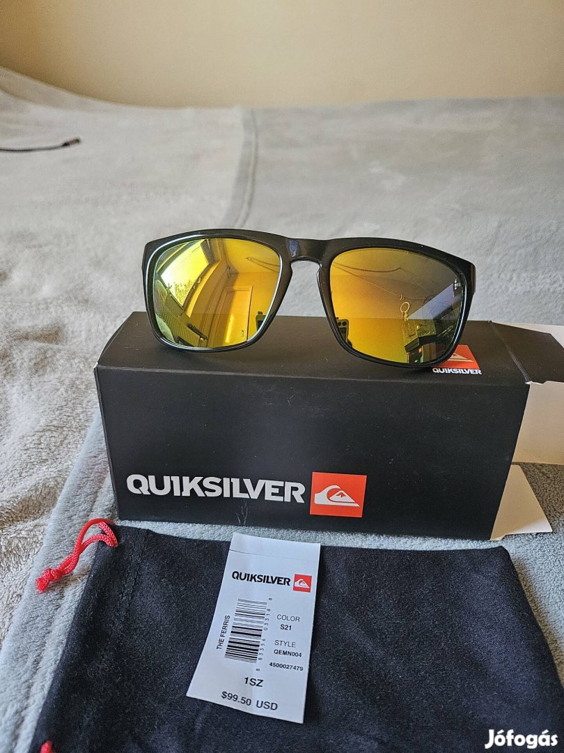 Quiksilver polarizált lencsés eredeti karcmentes dobozában.