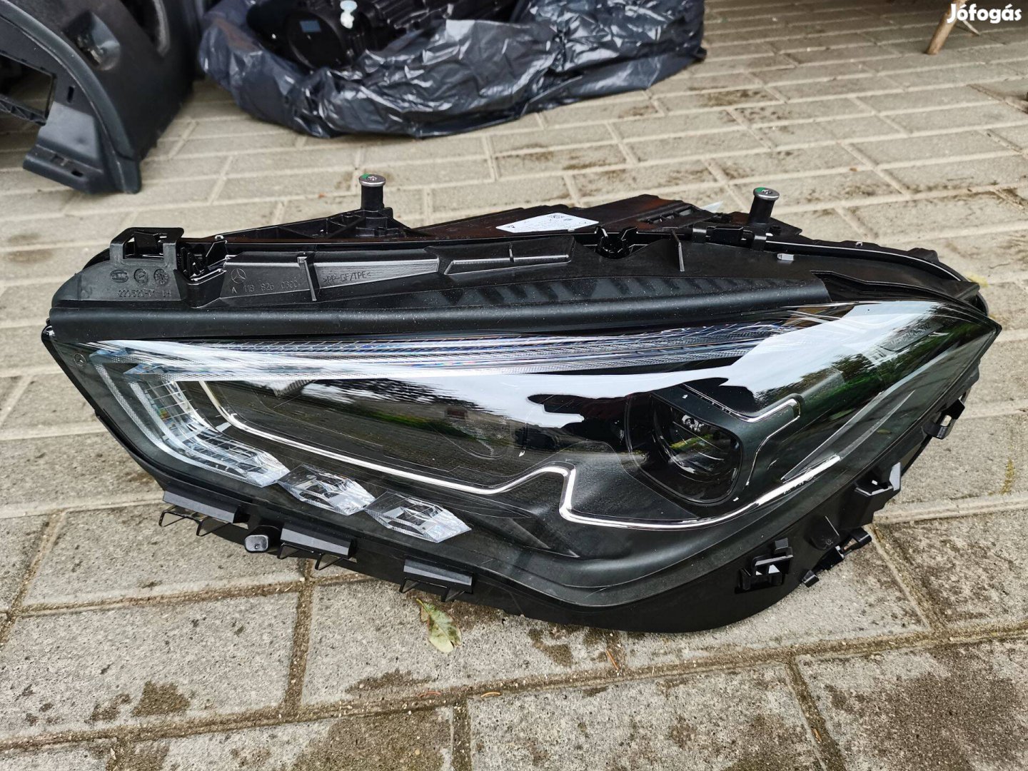 R0302 A1189061301 Mercedes CLA W118 Lámpa elektronikával új