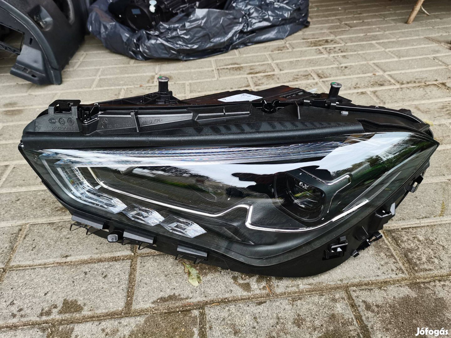 R0302 A1189061301 Mercedes CLA W118 Lámpa elektronikával új