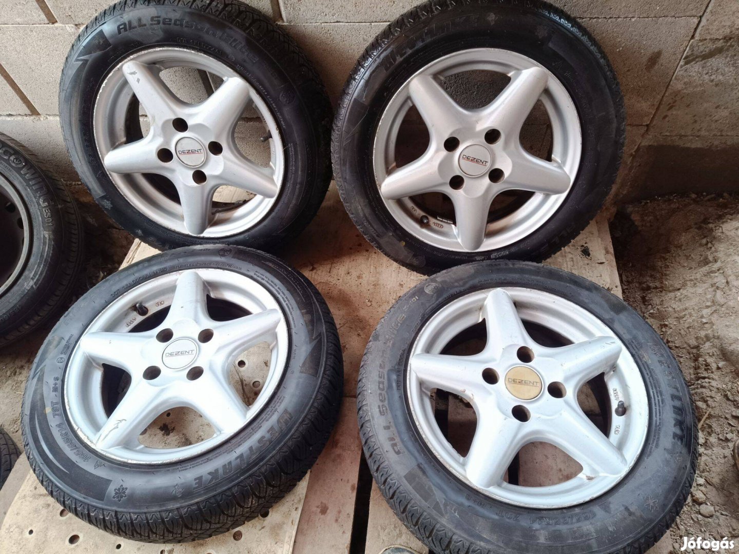 R14 Dezent alufelni + évszakos Westlake gumiabroncs (165/65r14)