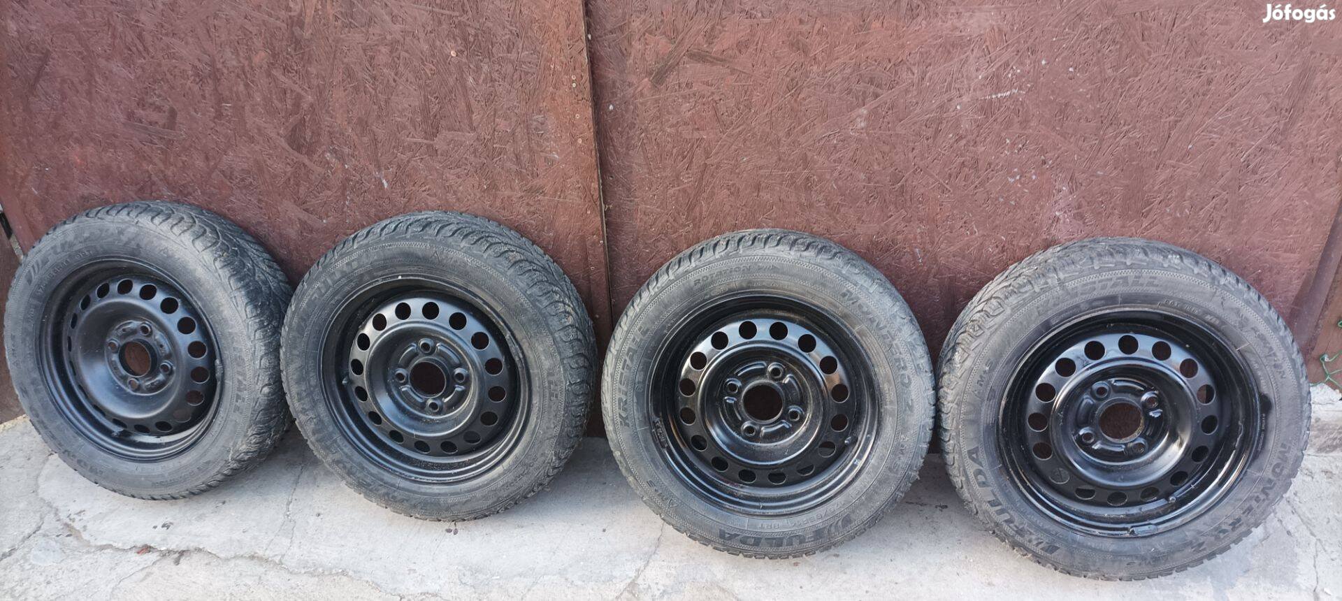 R14 / 4x114,3 / 5,5J / ET46 Acélfelni Szett (4 db) eladó