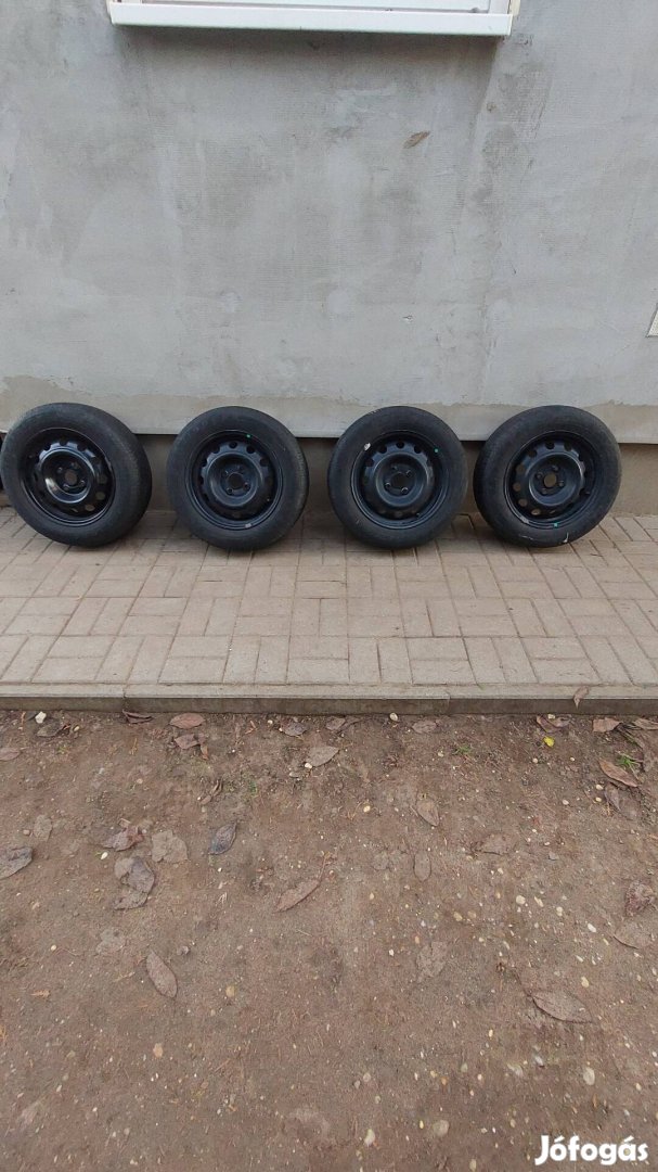 R14-es nyárigumi garnitúra lemezfelnire szerelve 4×100