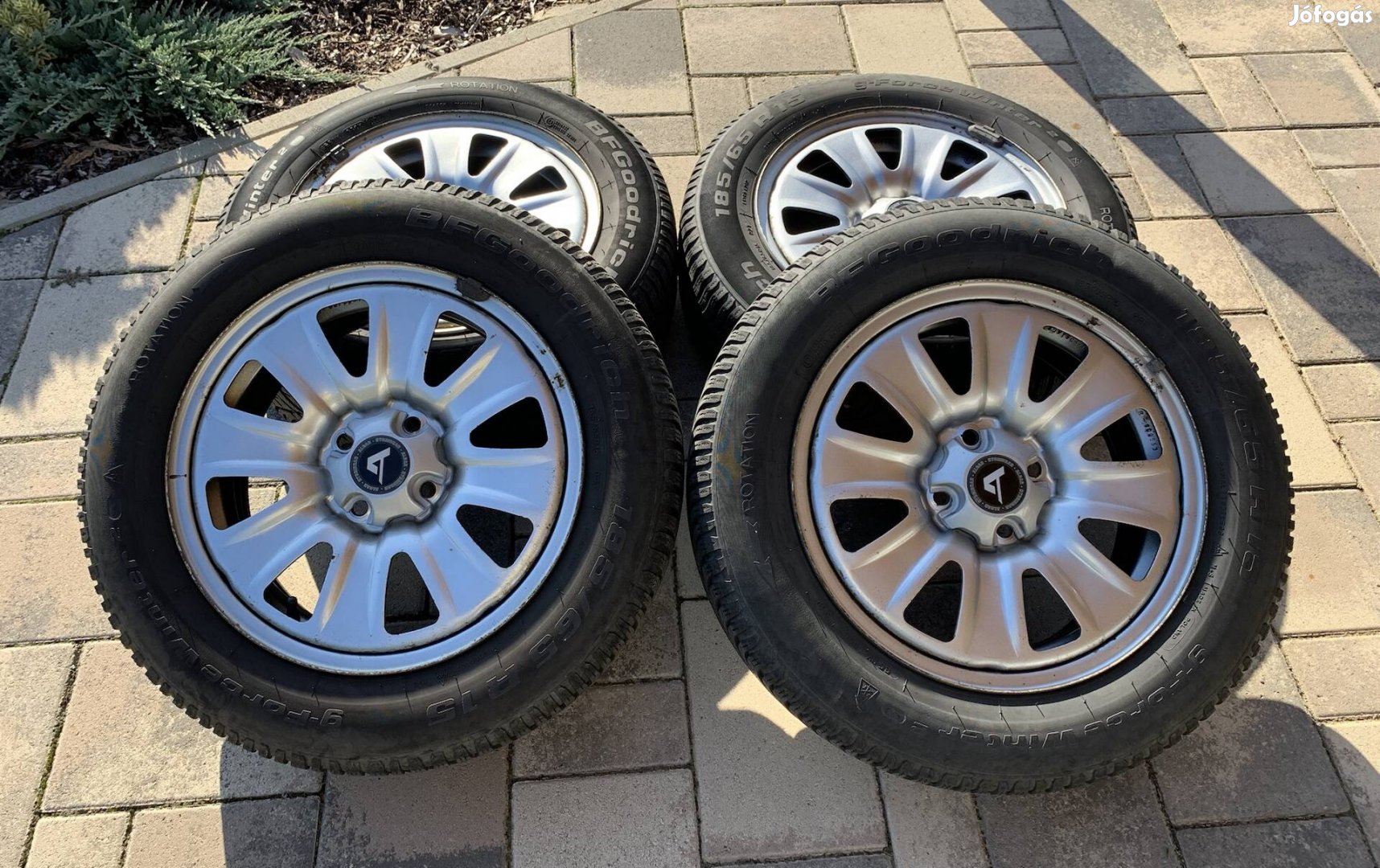 R15X6J 4X100 lemezfelni téligumival