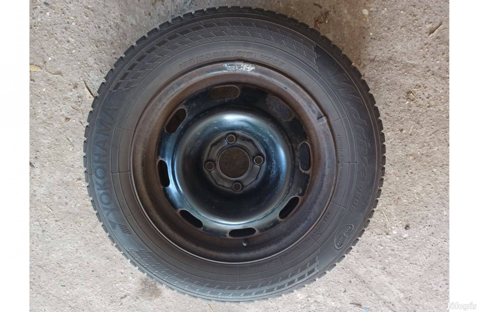R15-ös Peugeot lemezfelni Yokohama téligumival eladó