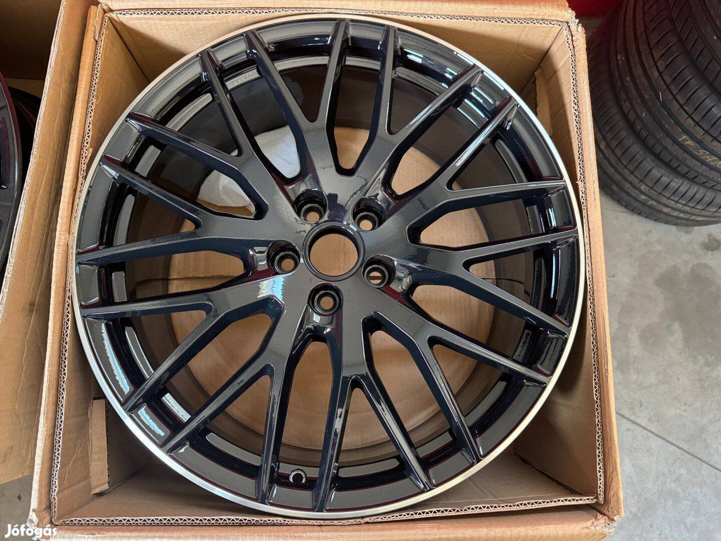 R20 Original audi 9J ET52 - 8S0 601 025AR 8S0601025AR 1DB alufelni