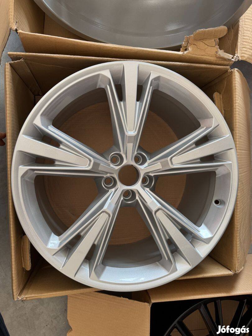 R21 Original audi 10J ET20 4M8 601 025H 4M8601025H 1db felni alufelni