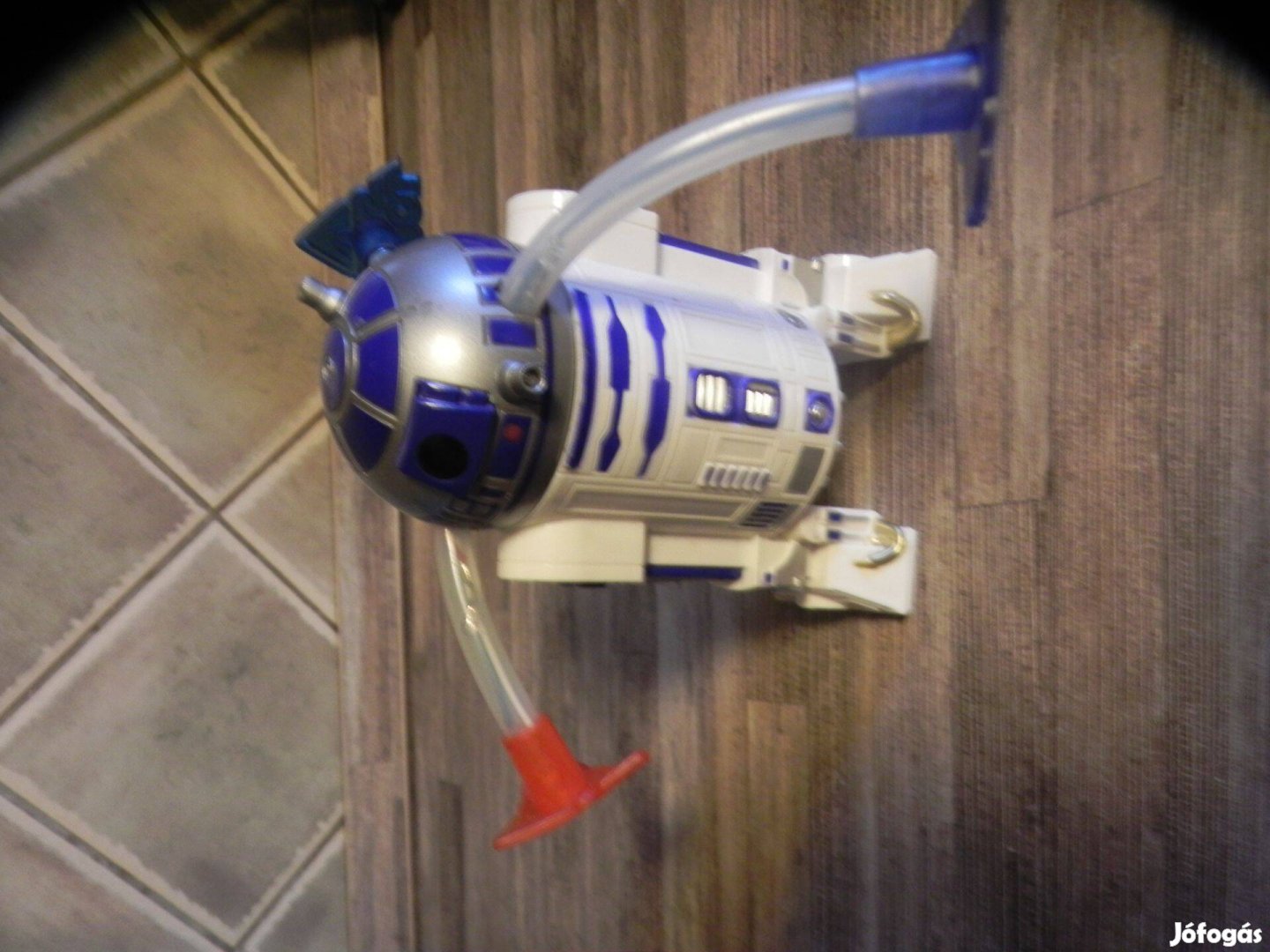 R2D2 star wars sorozatból, a star tours vonalból