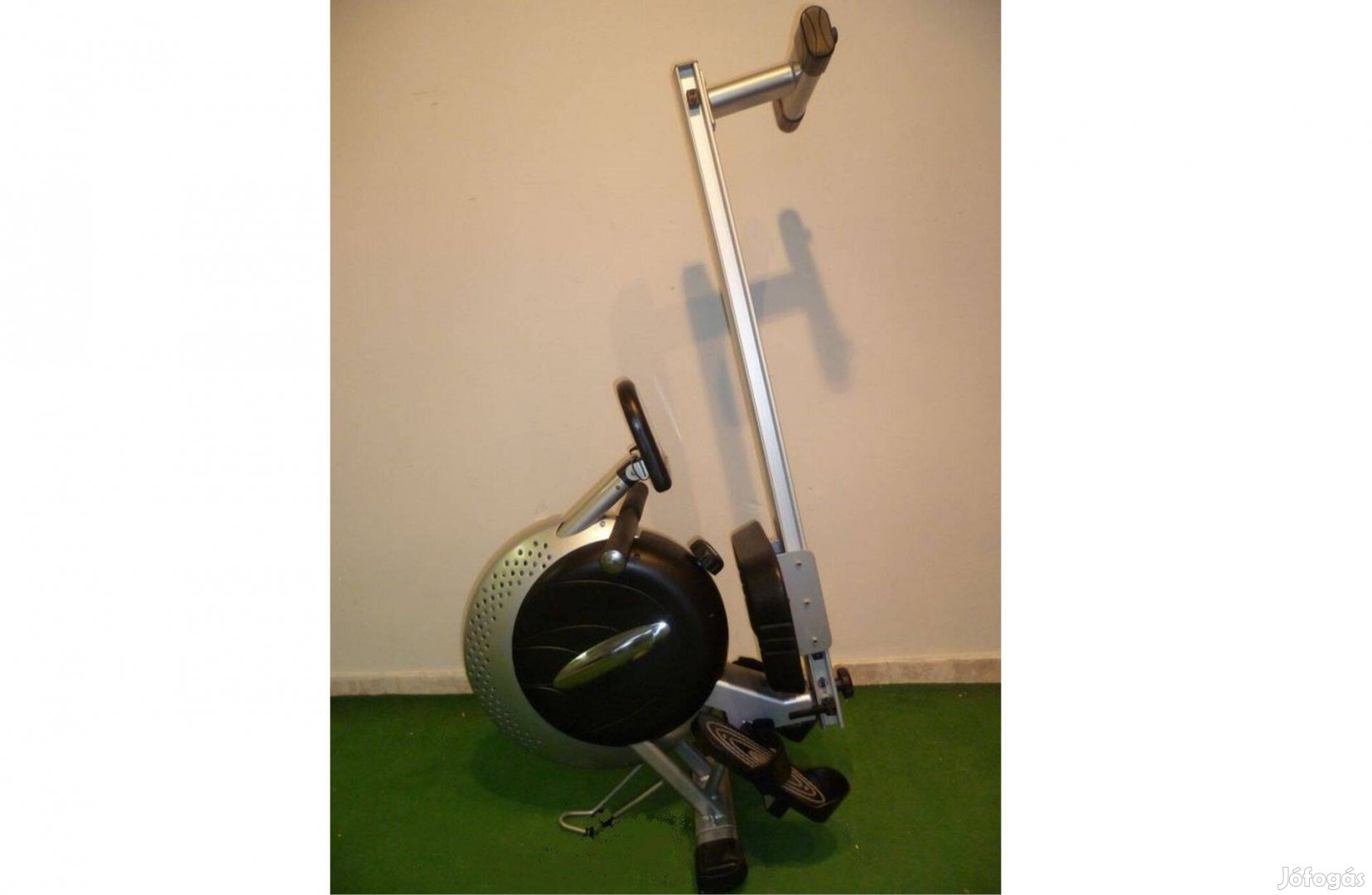 R350 Titan evezőpad, 8 fokozat, 150kg terhelhetőség