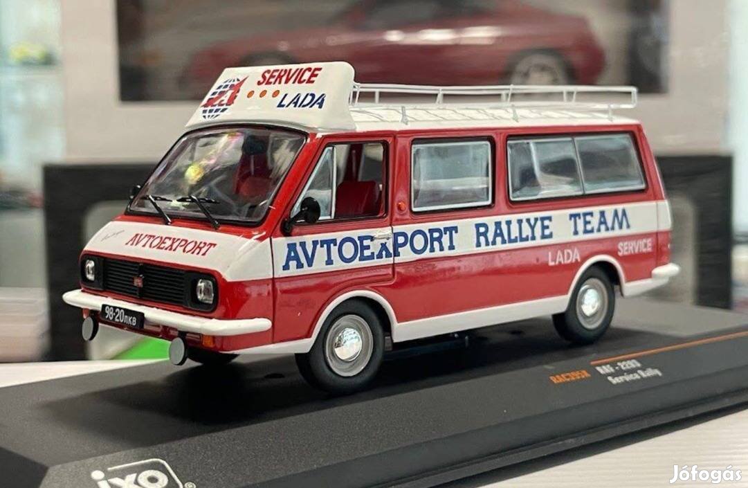 RAF 2203 Lada Service Rally 1983 143 143 Ixo RAC395X
