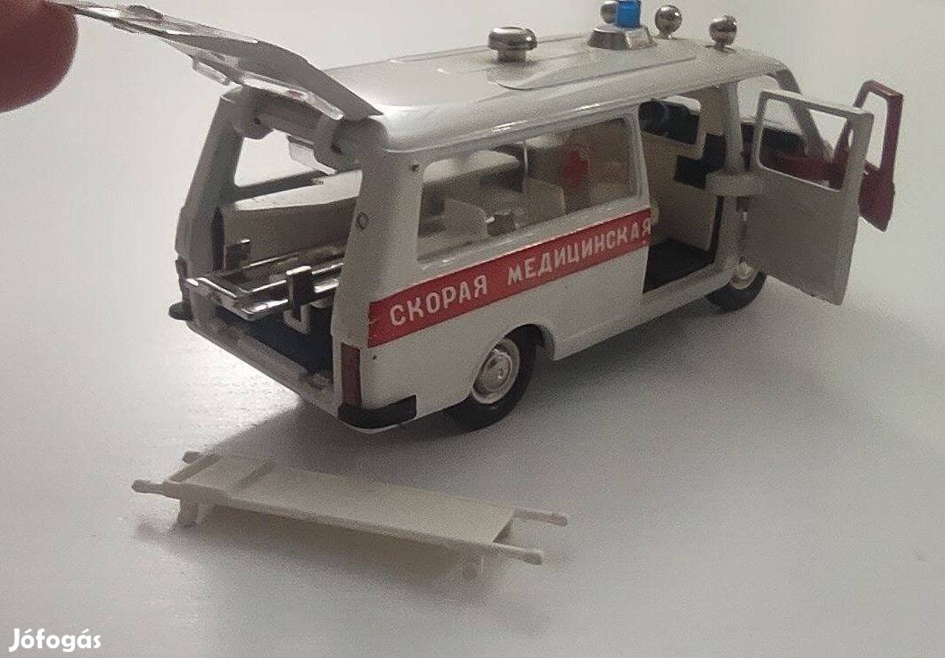RAF-M 22031 fém mentőautó 1:43 eredeti USSR