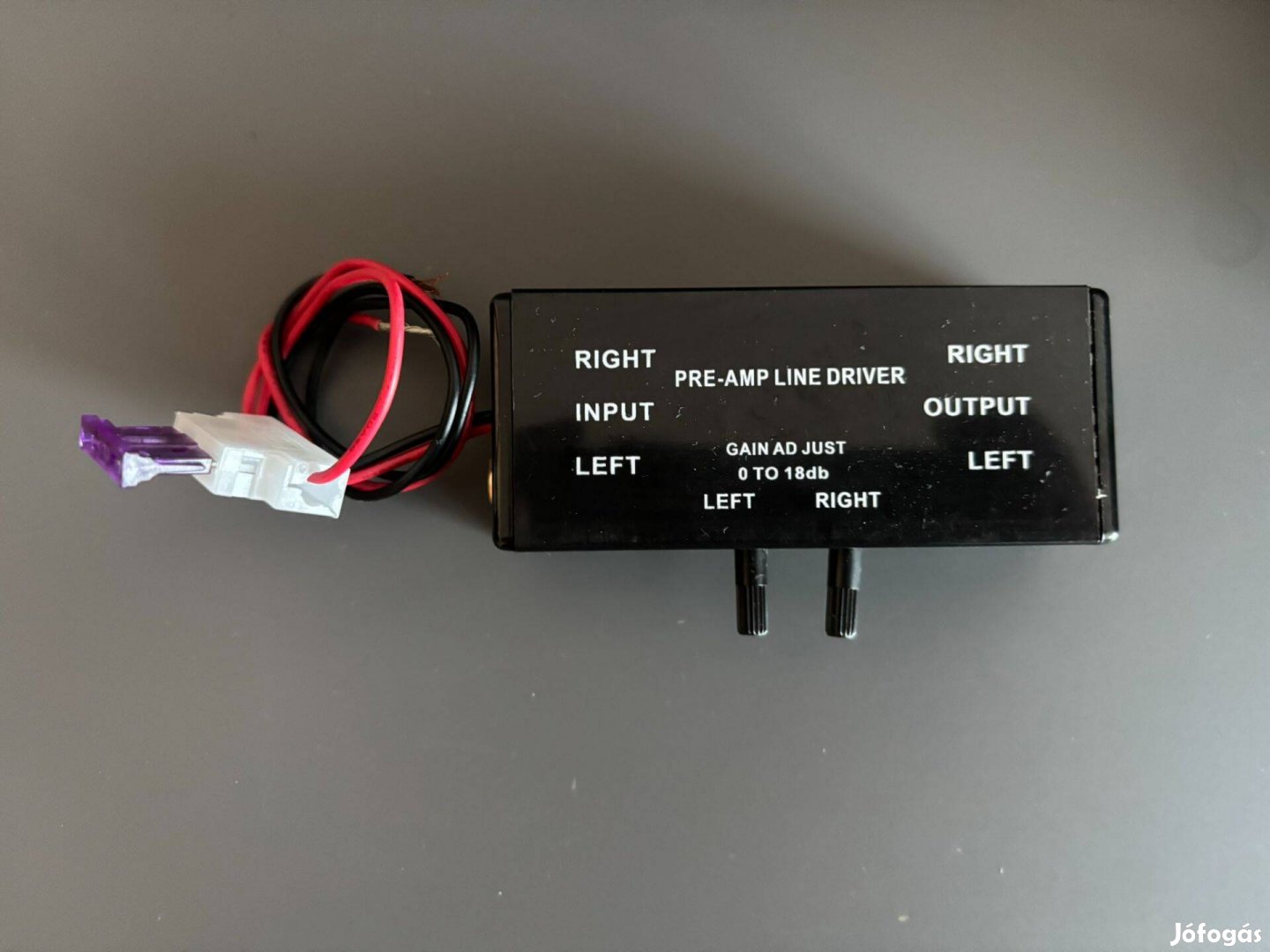 RCA jelszint erősítő adapter