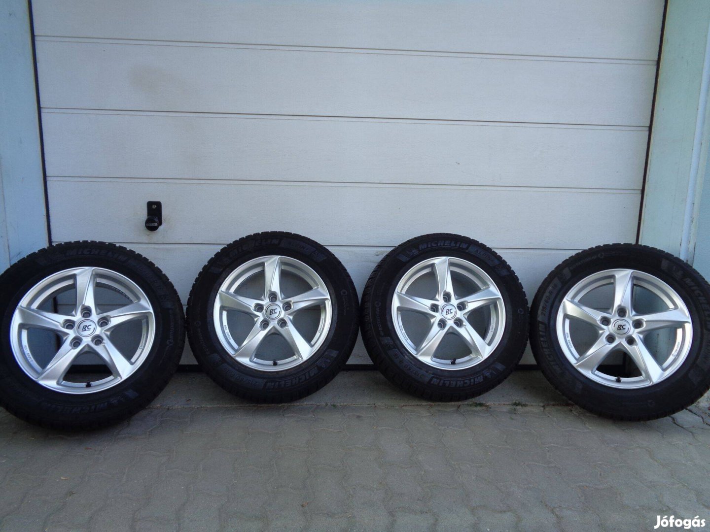 RC-D alufelni 16, 5×112, Michelin 215/60-as újszerű téli gumival eladó