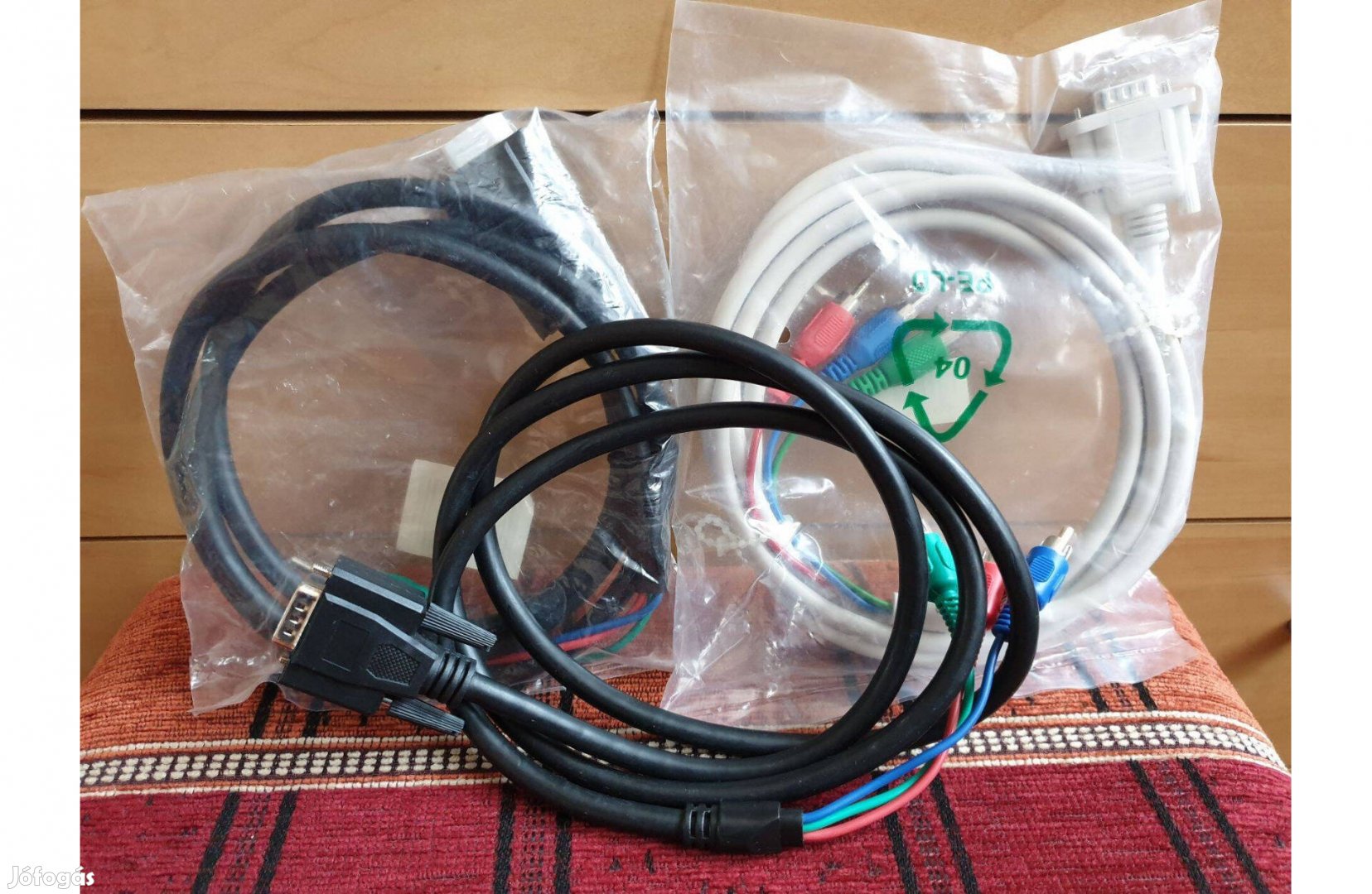RGB - VGA (D-sub) átalakító monitor kábel 3db (2db fekete + 1db fehér)