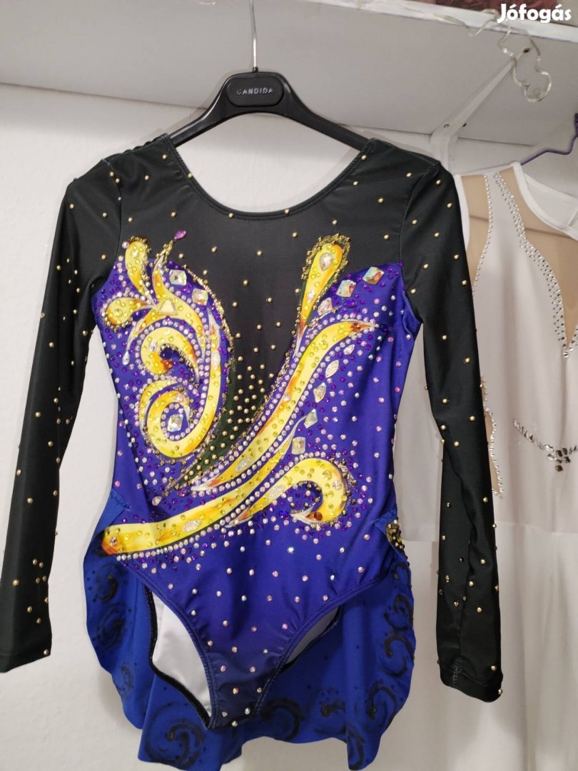 RG Dressz, Táncruha