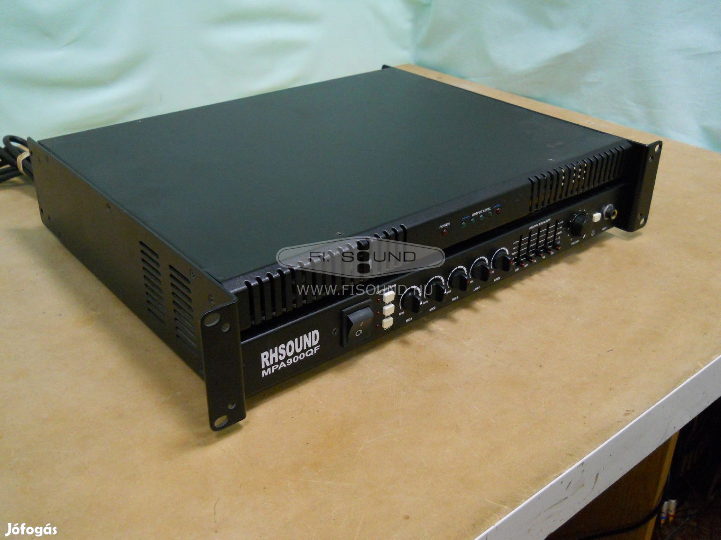 RH Sound MPA900QF ,450W,100V-os keverő erősítő aktív hűtéssel
