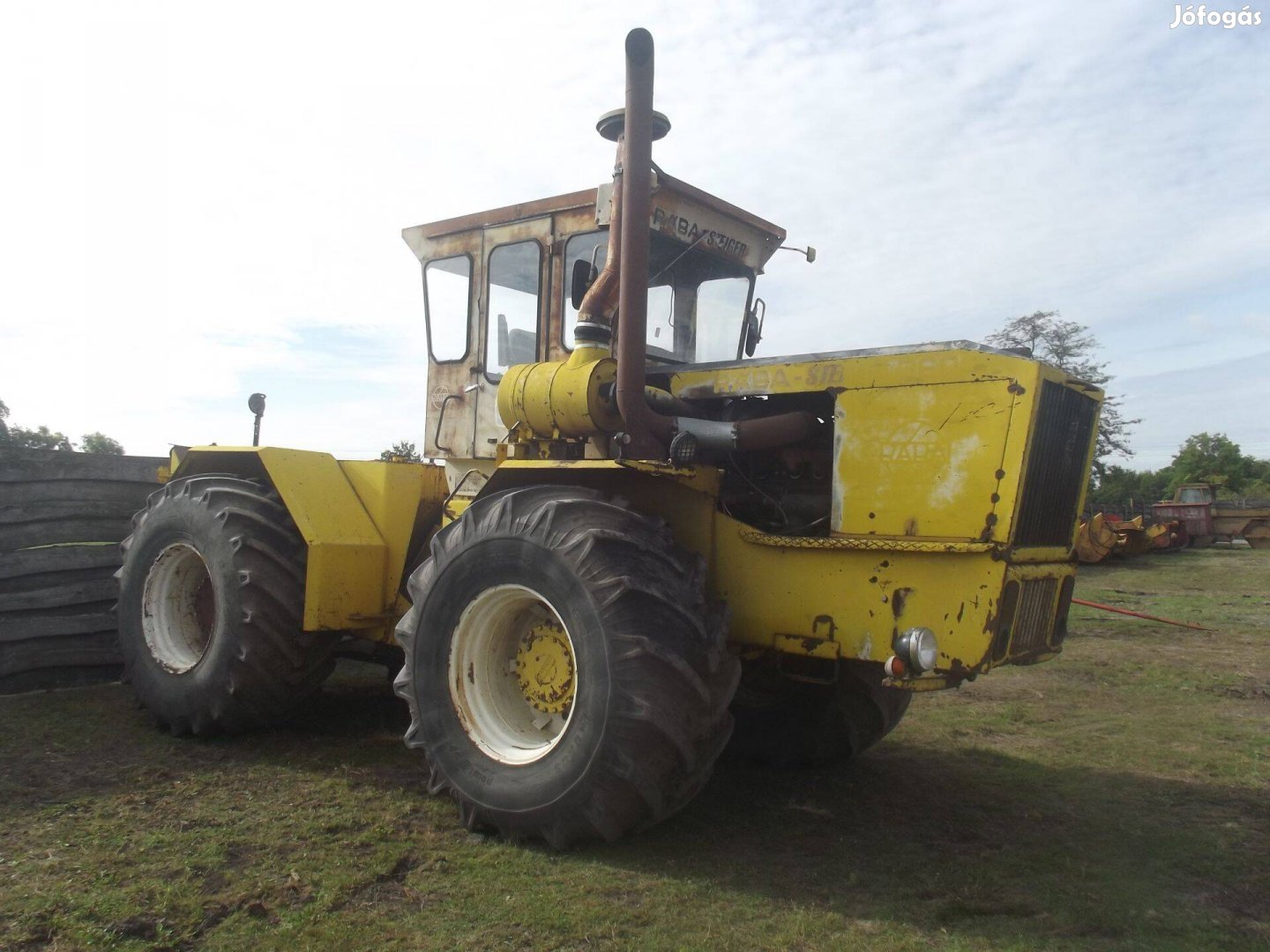 Rába Steiger 360 cummins motorral ( igény esetén munkaeszközeive