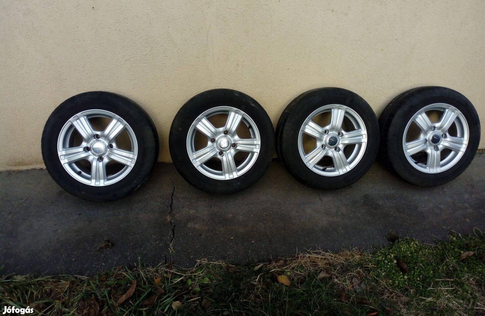 Racing Line 548 SI 14" 4*114.3as osztókörű Alufelni szett