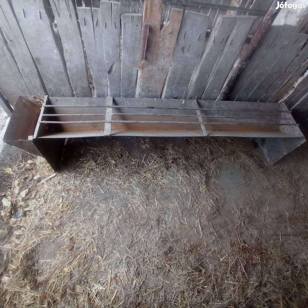 Rácsos önitató haszonállatoknak 222cm x 37cm Kiskunfélegyház