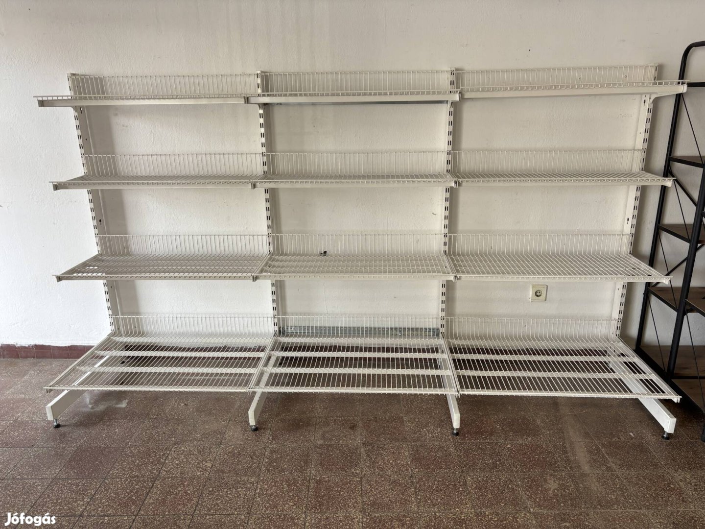 Rácsos polcrendszer, üzletberendezés eladó -7 méter