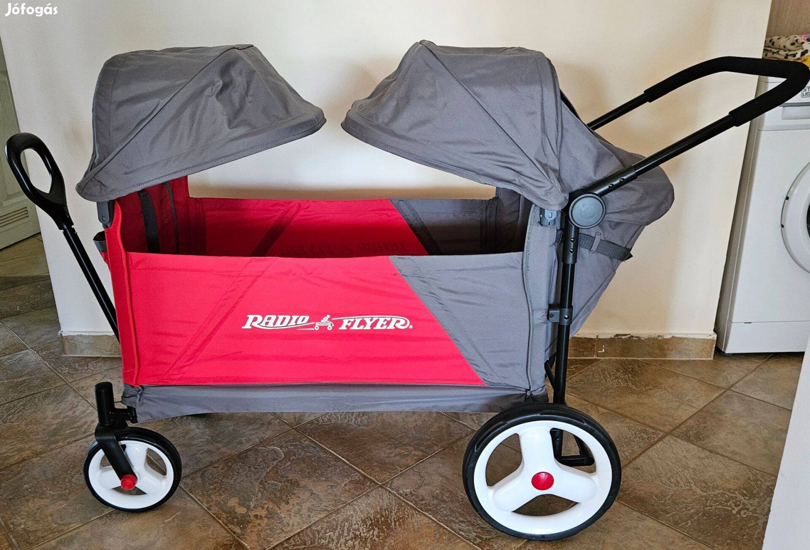 Radio Flyer wagon babakocsi