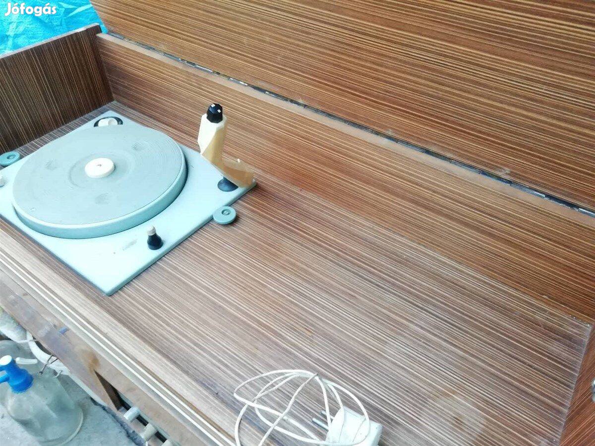 Rádió lemezjátszóval eladó,retró2db régi rádió