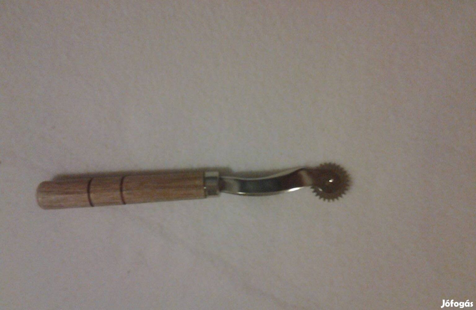 Rádli szabásminta jelölő Bör eszköz