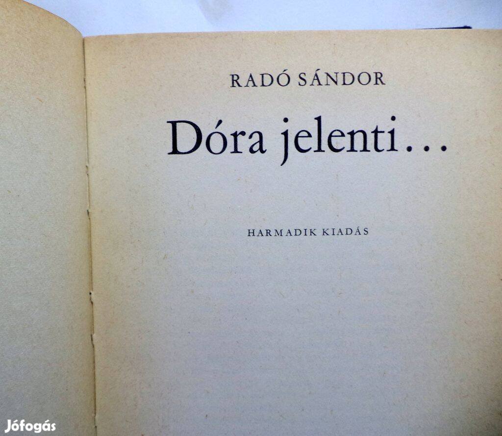 Radó Sándor: Dóra jelenti