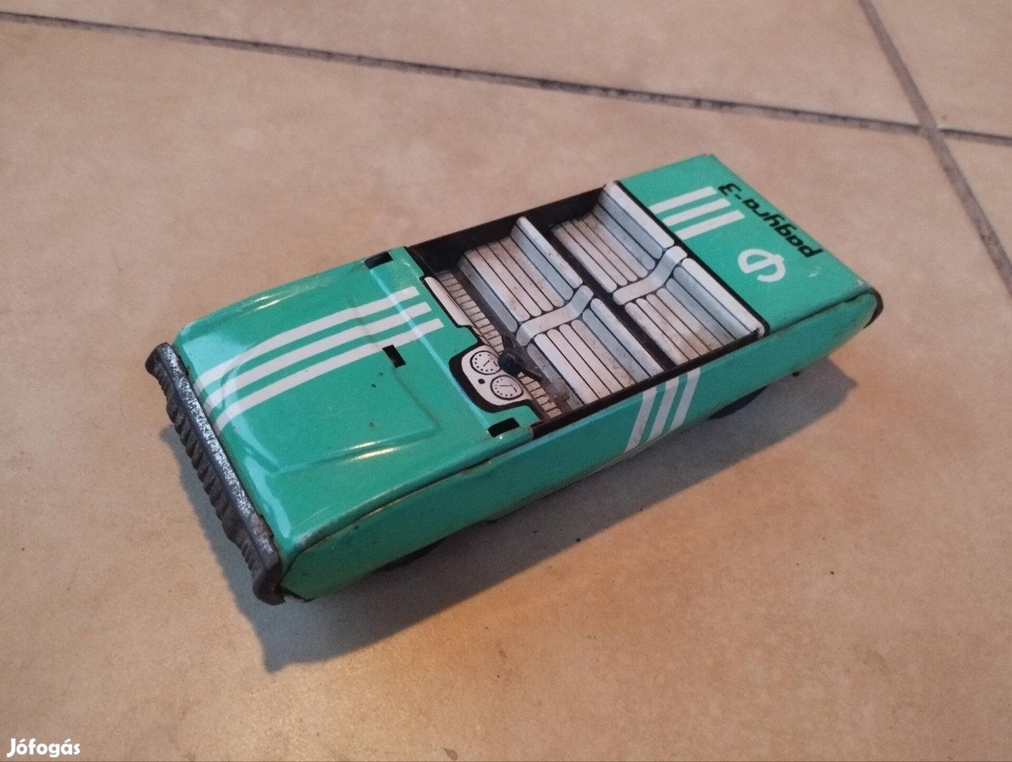 Raduga CCCP szovjet orosz lemezautó