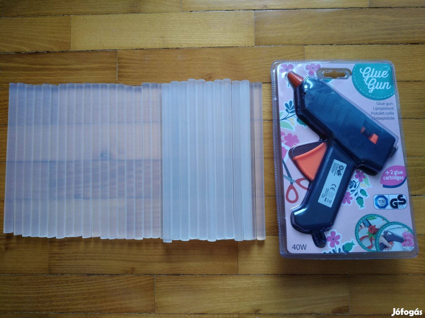 Ragasztópisztoly 40 W+40 db 20 cm hosszú ragasztórúd+2 db 10 cm ragrúd
