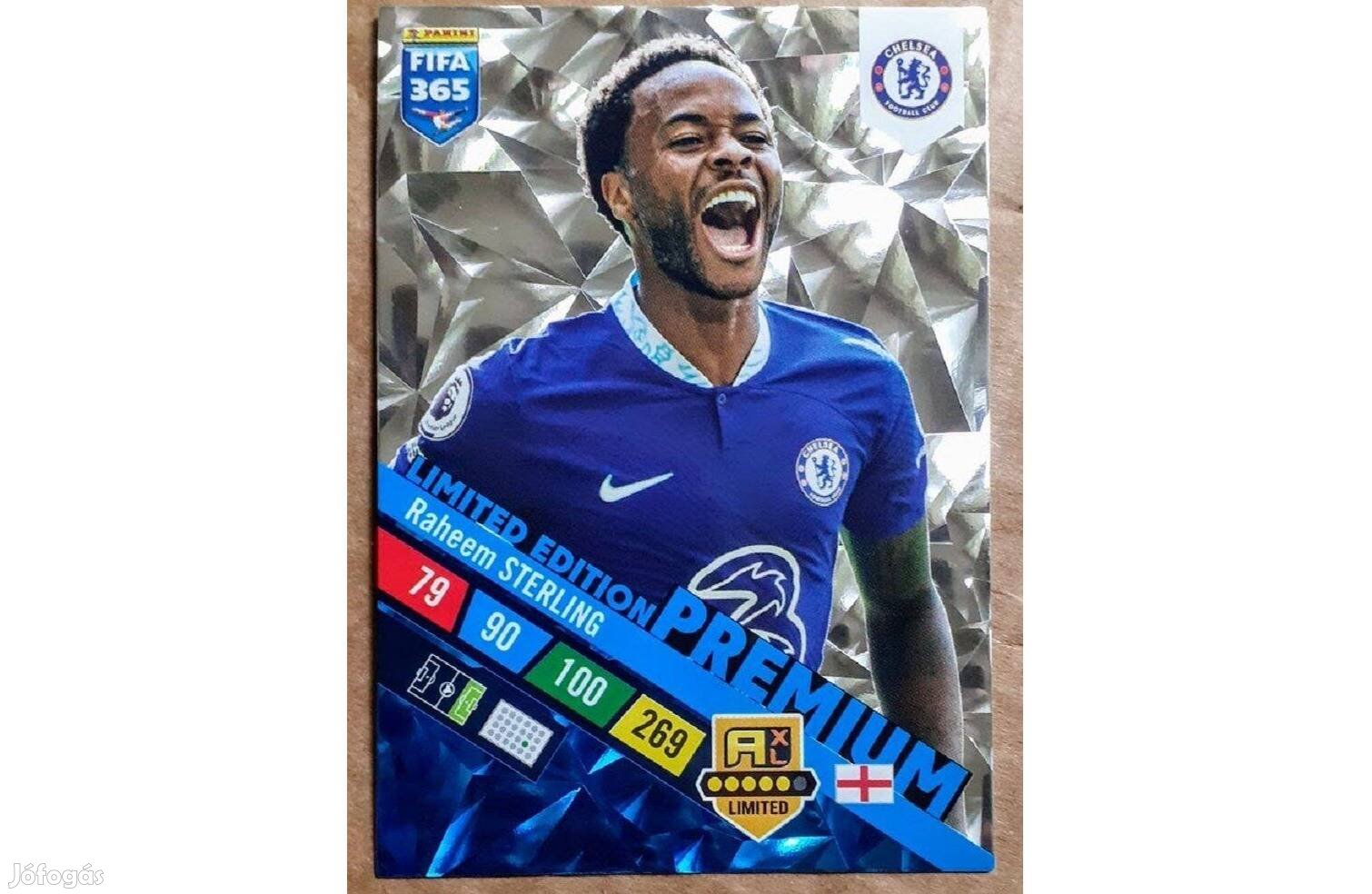 Raheem Sterling Chelsea Premium Limited focis kártya Panini FIFA 2023