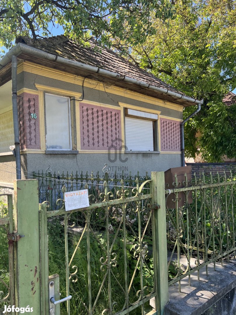 Rakacaszendi eladó vályog családi ház