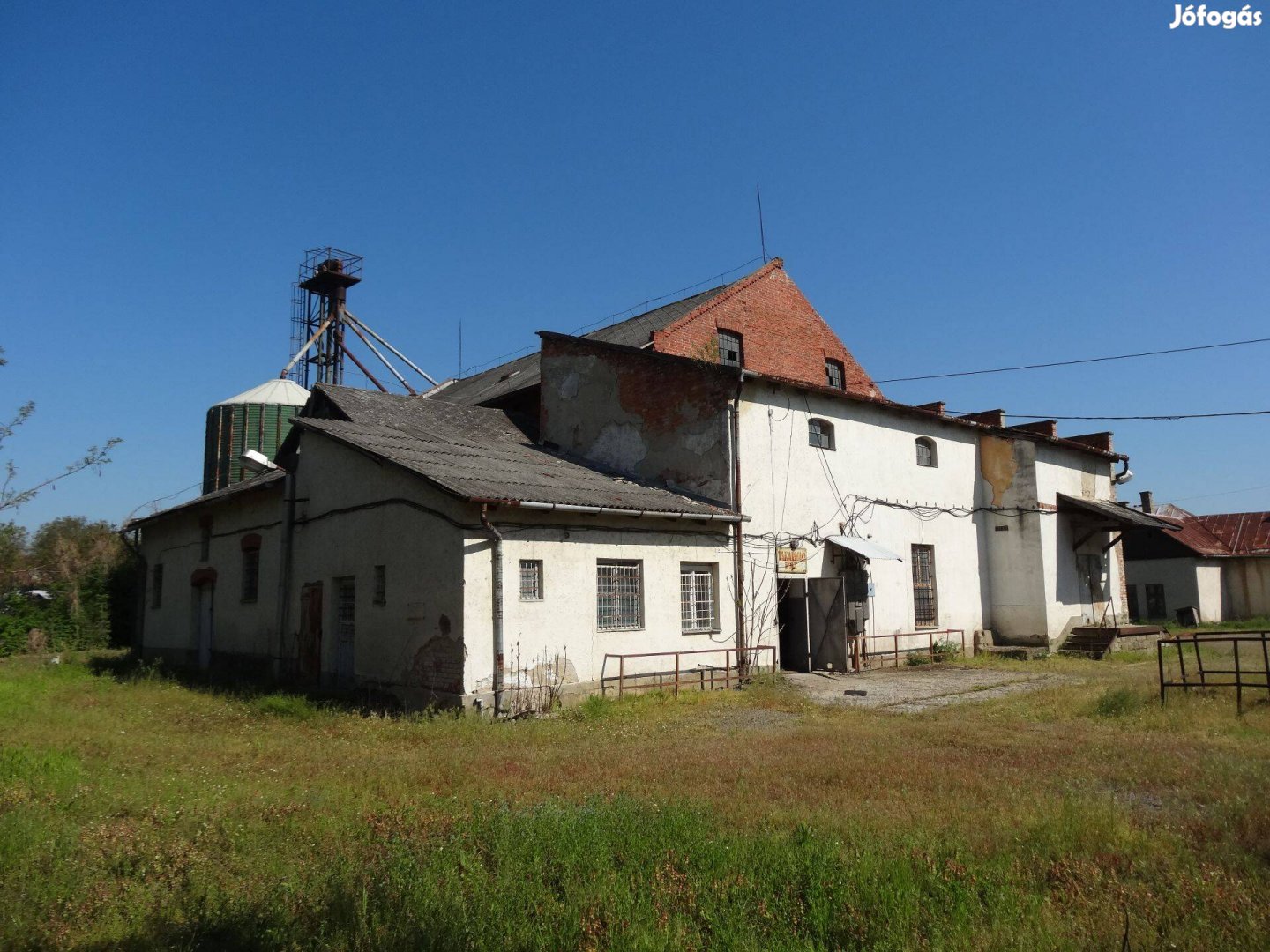 Rakamazon 3560 m2 telephely eladó