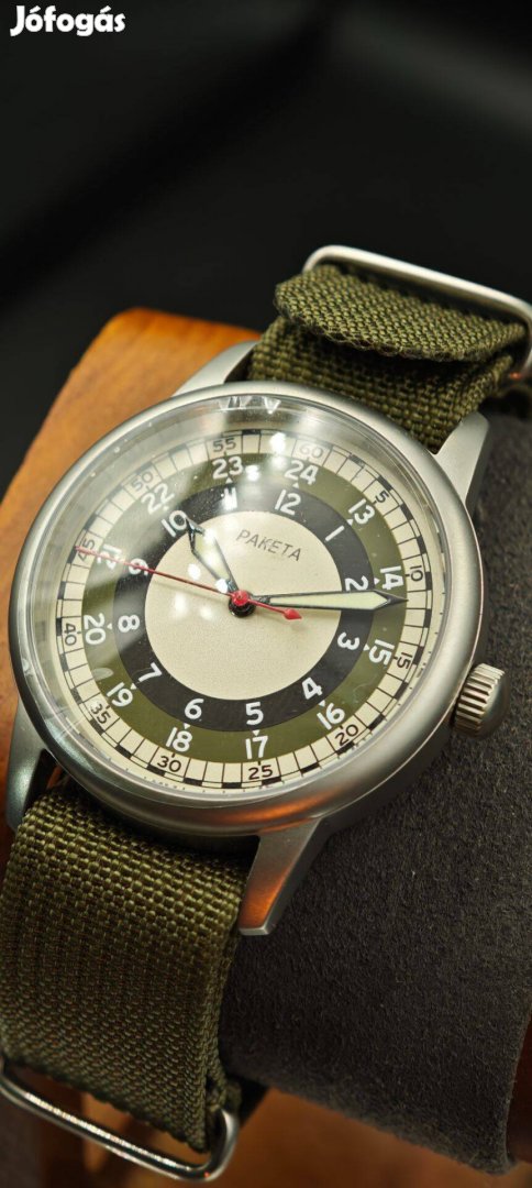 Raketa zöld nato szíjjas újszerű fóliás karóra szép állapot