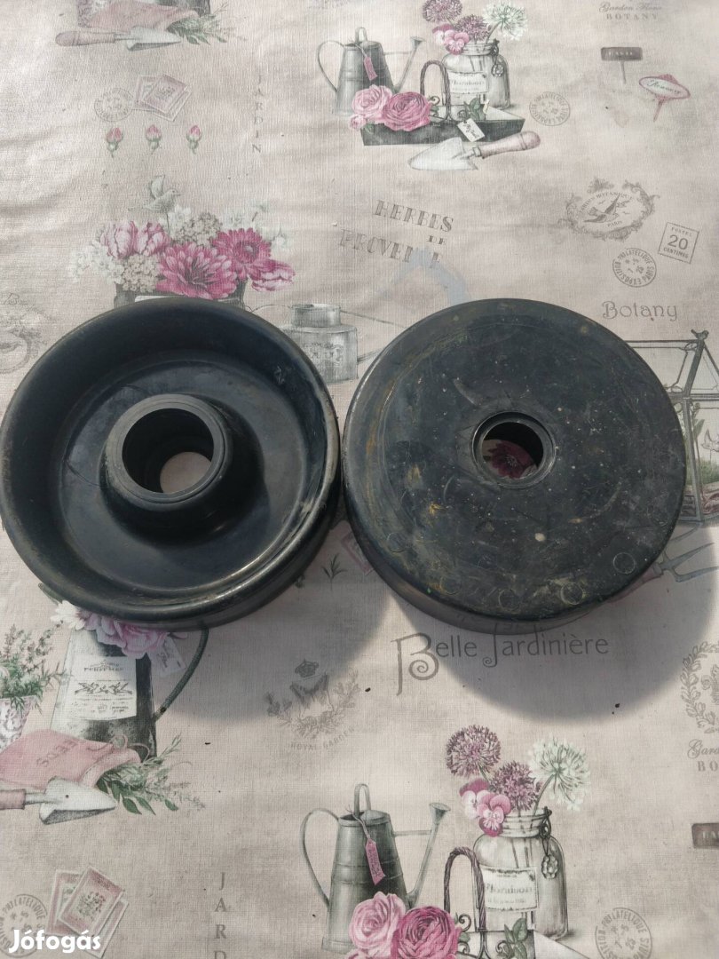 Raklapemelő béka kerék párban