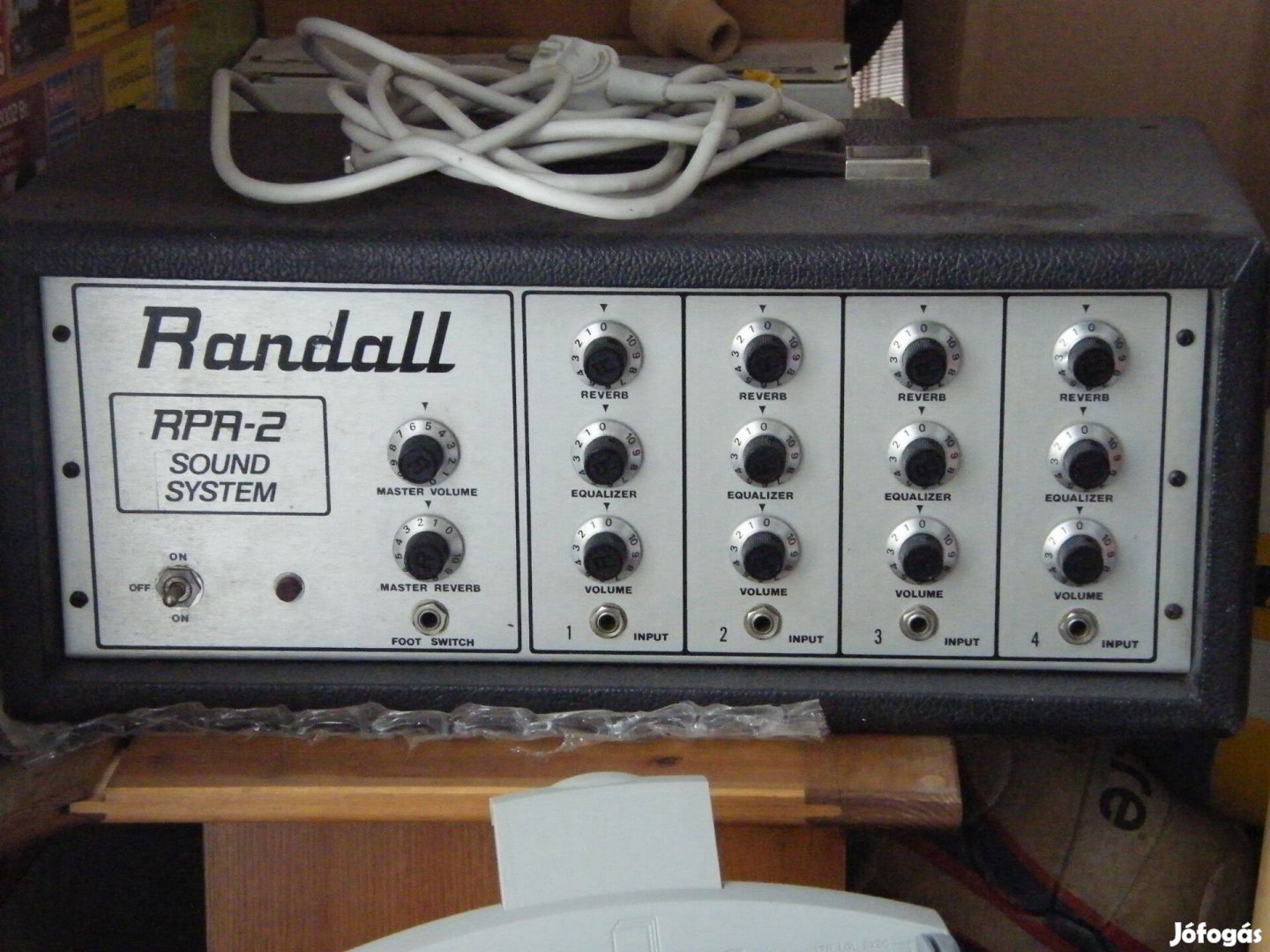 Randall RPA-2 100W-os 4 csatornás keverő erősítő