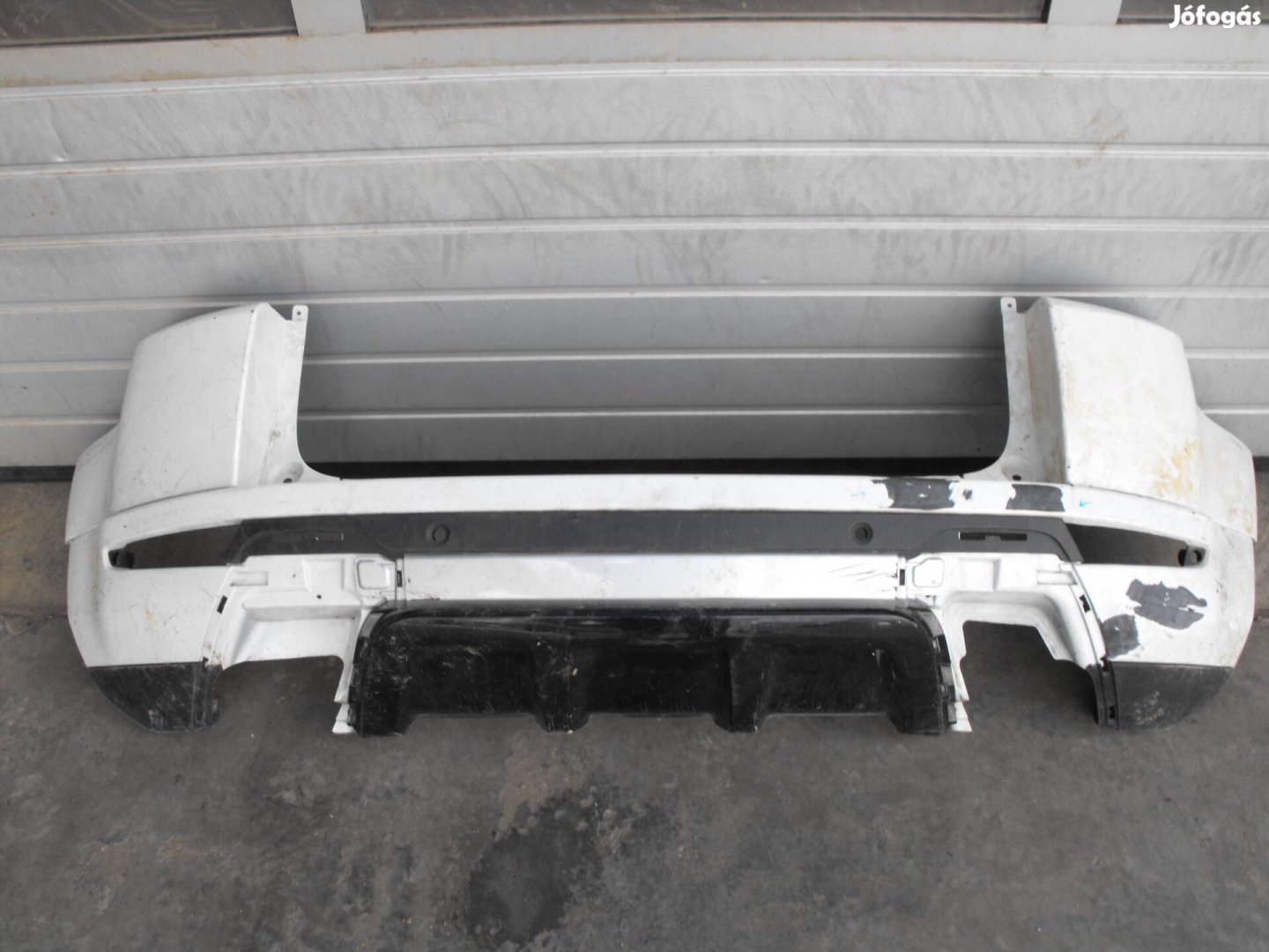 Range Rover Evoque L538 hátsó lökhárító lökő 2011-2018 képeken láth